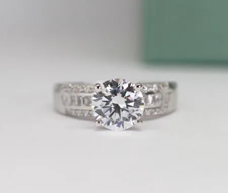 Crocus - Round Diamond Engagement Ring