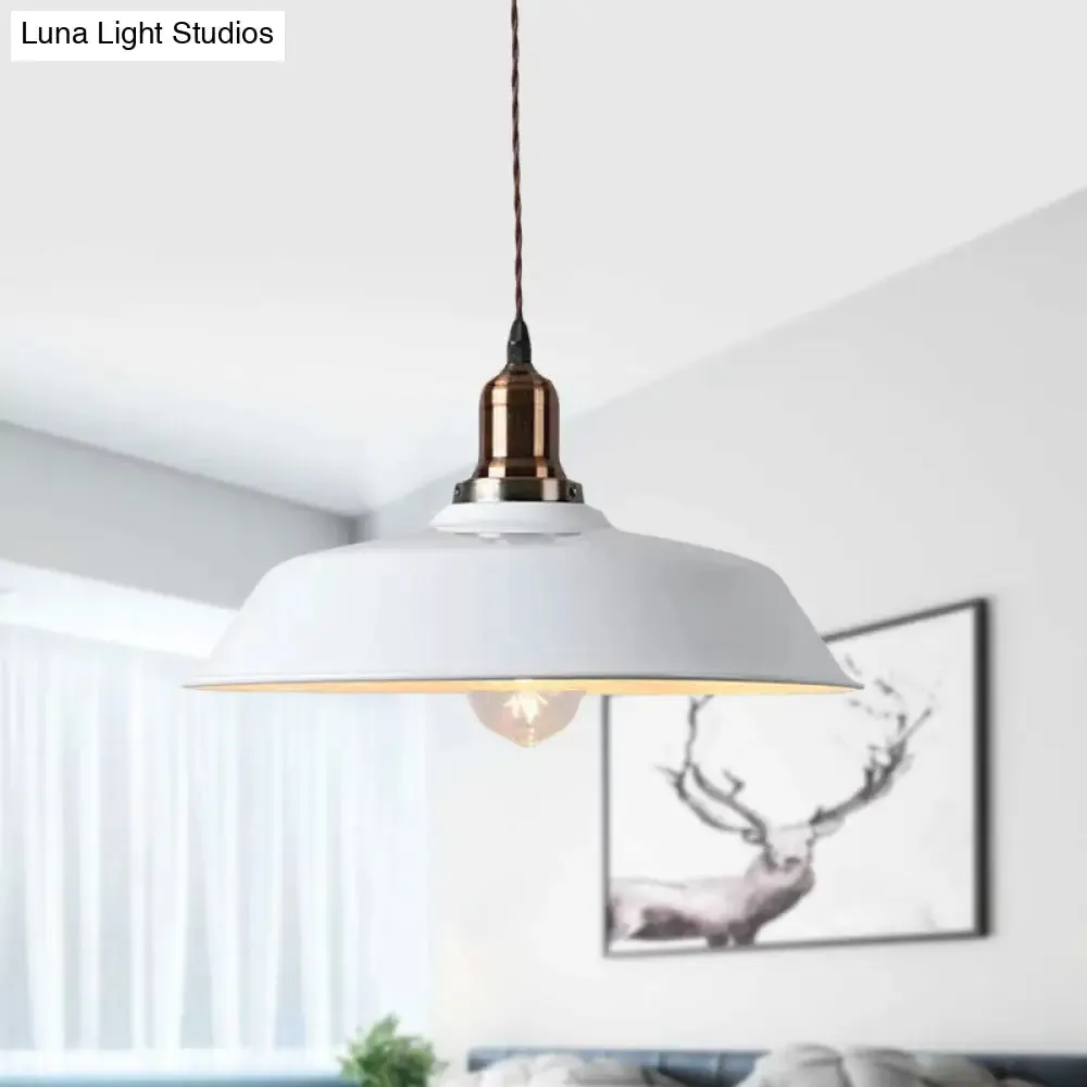 Industrial Barn Pendant Light - Stylish Metallic Hanging Ceiling Fixture for Restaurants