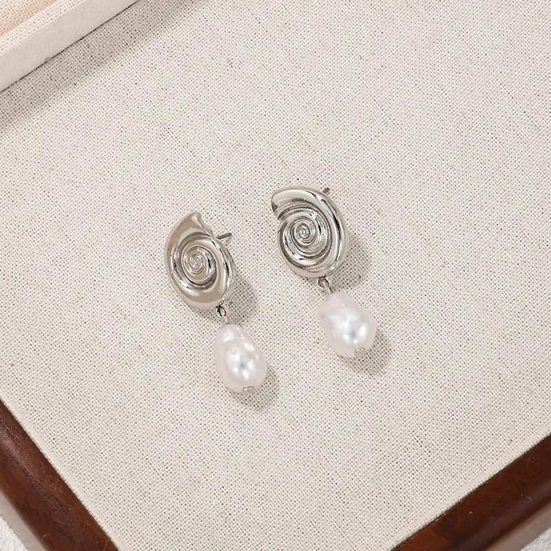 Luxurious Metal Vortex Pearl Earrings from Planderful Vienna Verve Collection