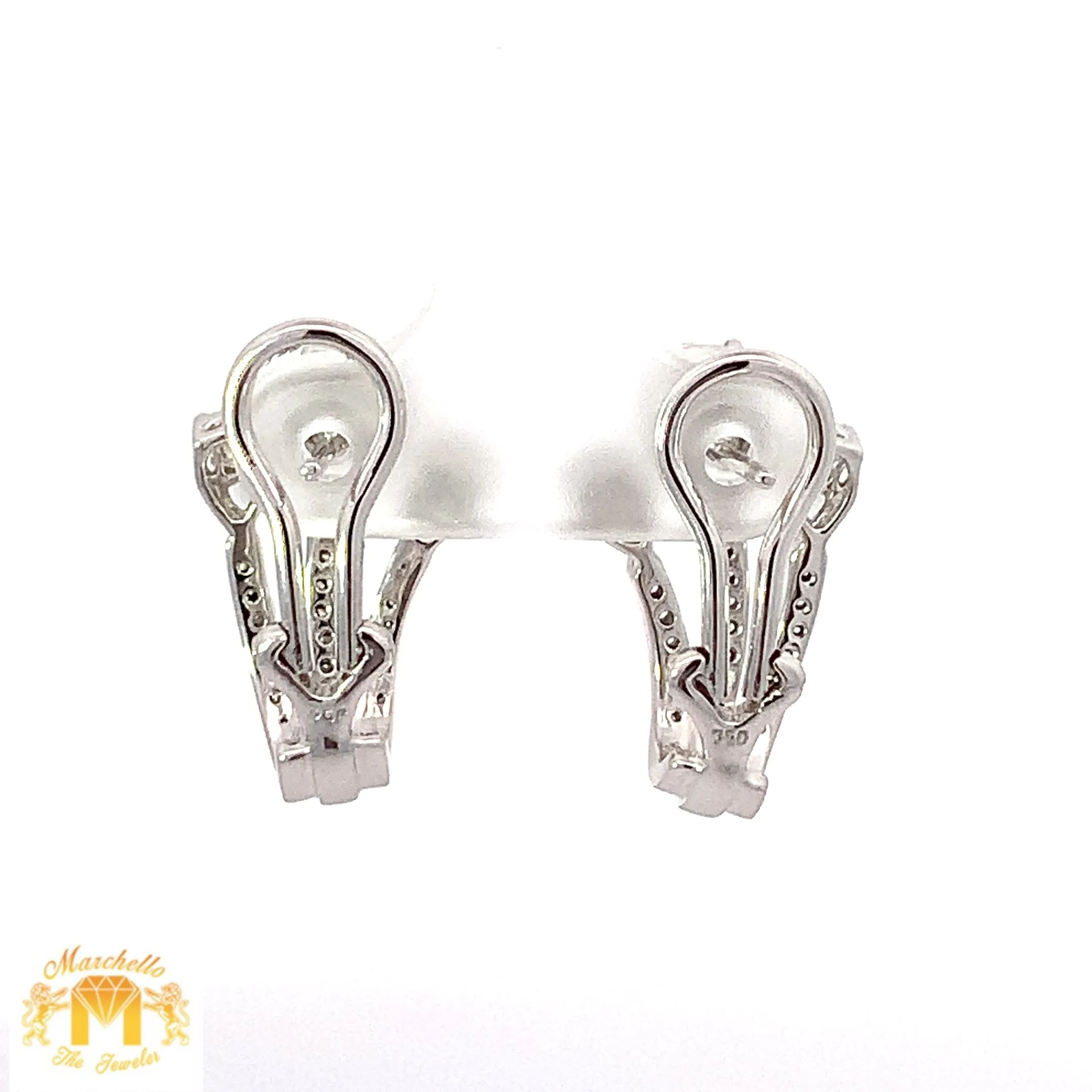 VVS/vs high clarity diamonds set in a 18k White Gold Ladies' Clip-on Earrings with Round Diamonds